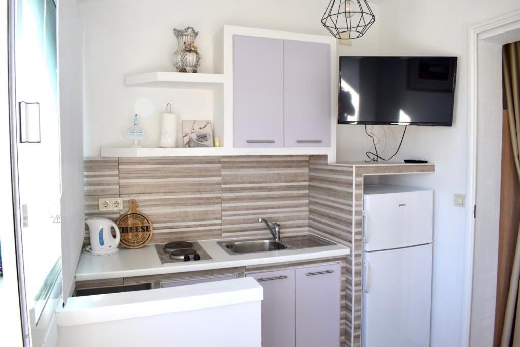Apartments Petar Maksan Pakostane Bagian luar foto