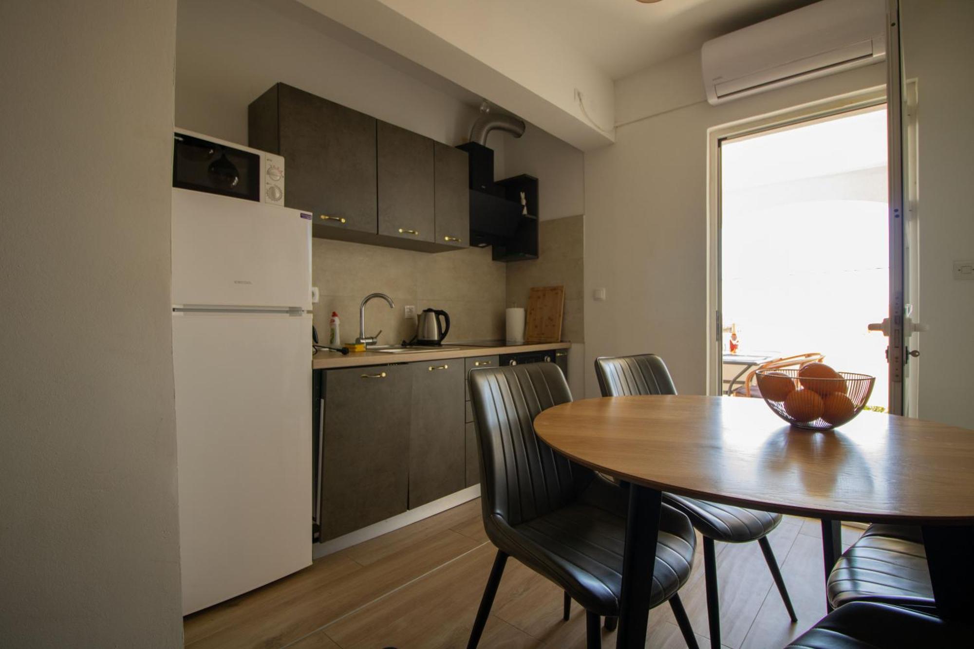 Apartments Petar Maksan Pakostane Bagian luar foto