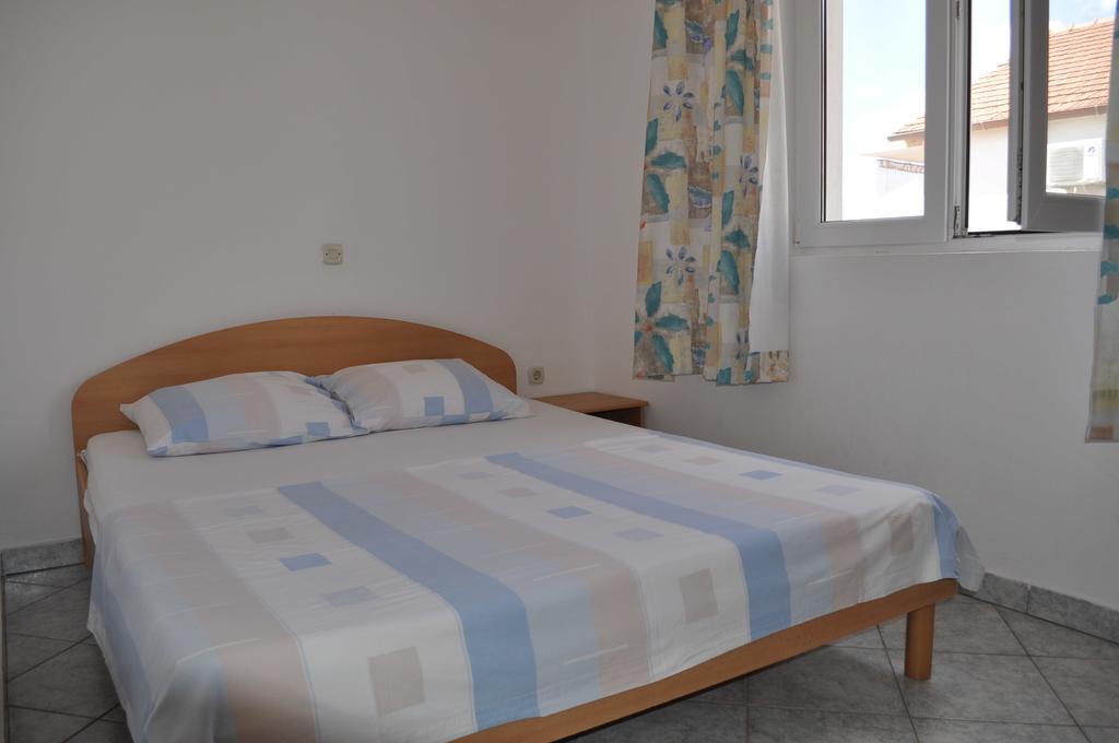 Apartments Petar Maksan Pakostane Ruang foto