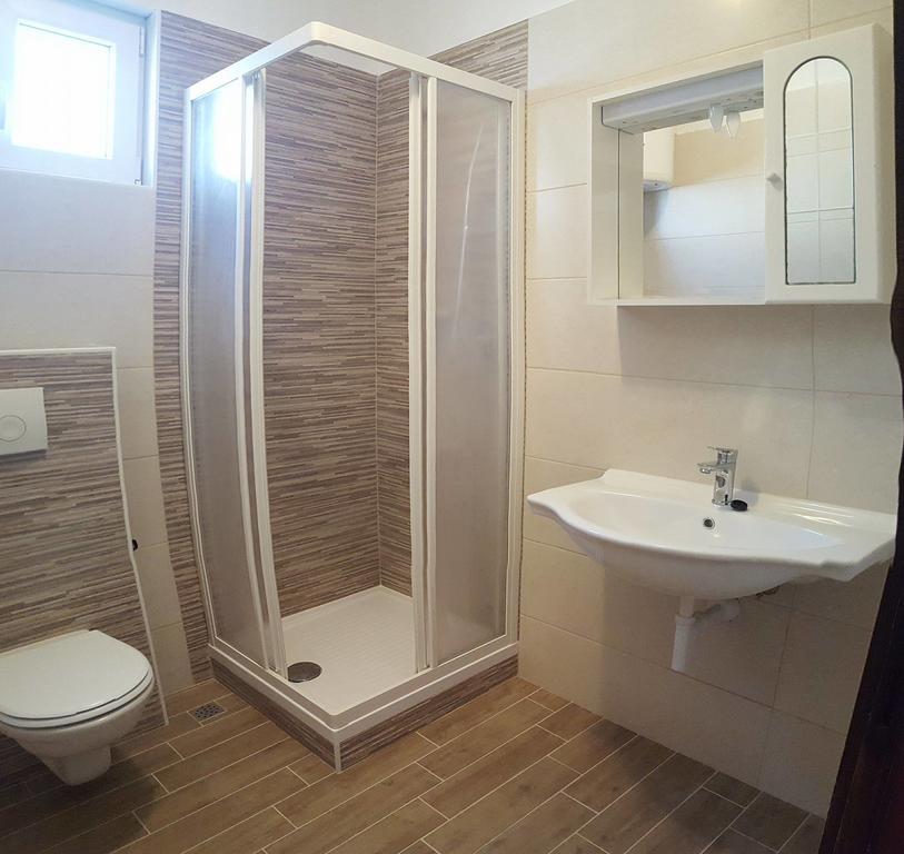 Apartments Petar Maksan Pakostane Bagian luar foto
